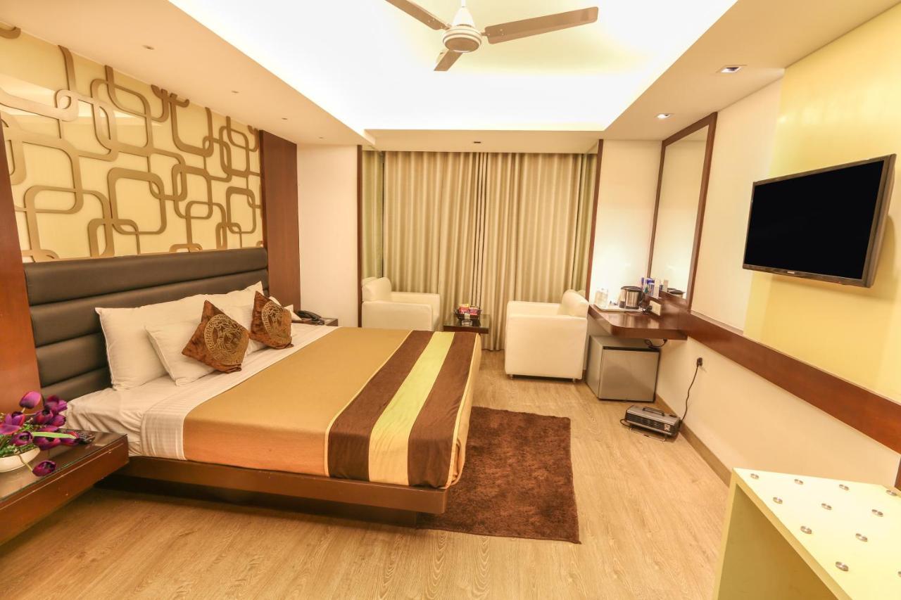 Fabhotel Red Leaf Mall Road Mussoorie Ngoại thất bức ảnh