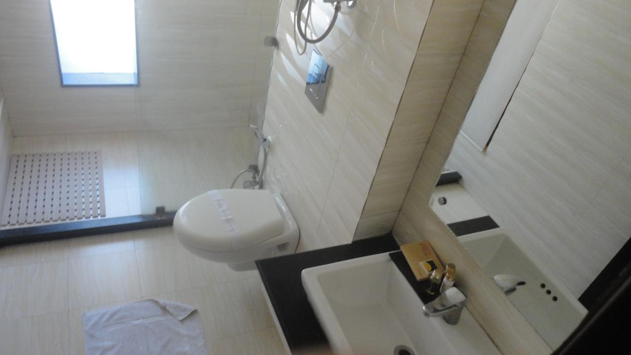 Fabhotel Red Leaf Mall Road Mussoorie Ngoại thất bức ảnh